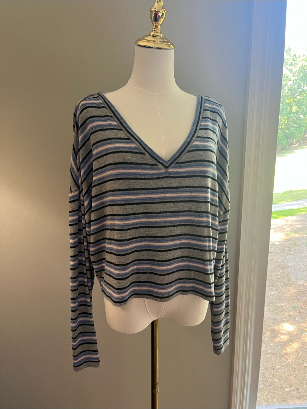 V-Neck Striped Long-Sleeve Top in Gray and Blue - women’s - large